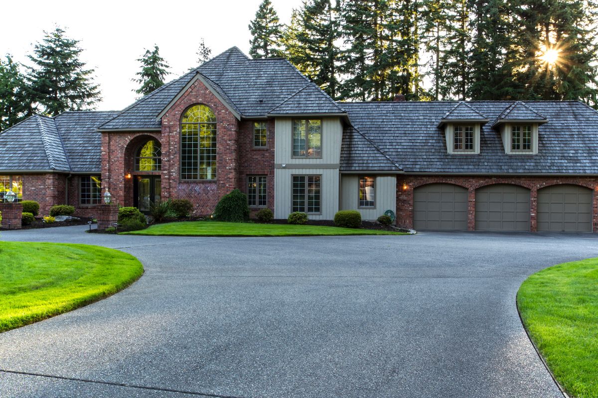 What are the advantages and disadvantages of resin stone driveways?